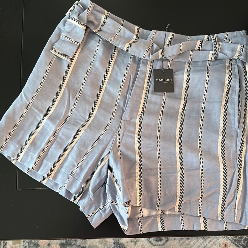 Size 8, Madison shorts